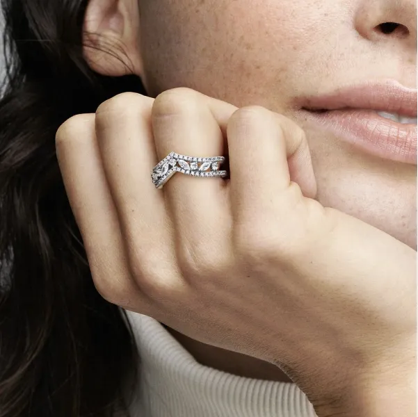 Prsten Svetlucavi markiz prsten sa dvostrukim ševronom 
