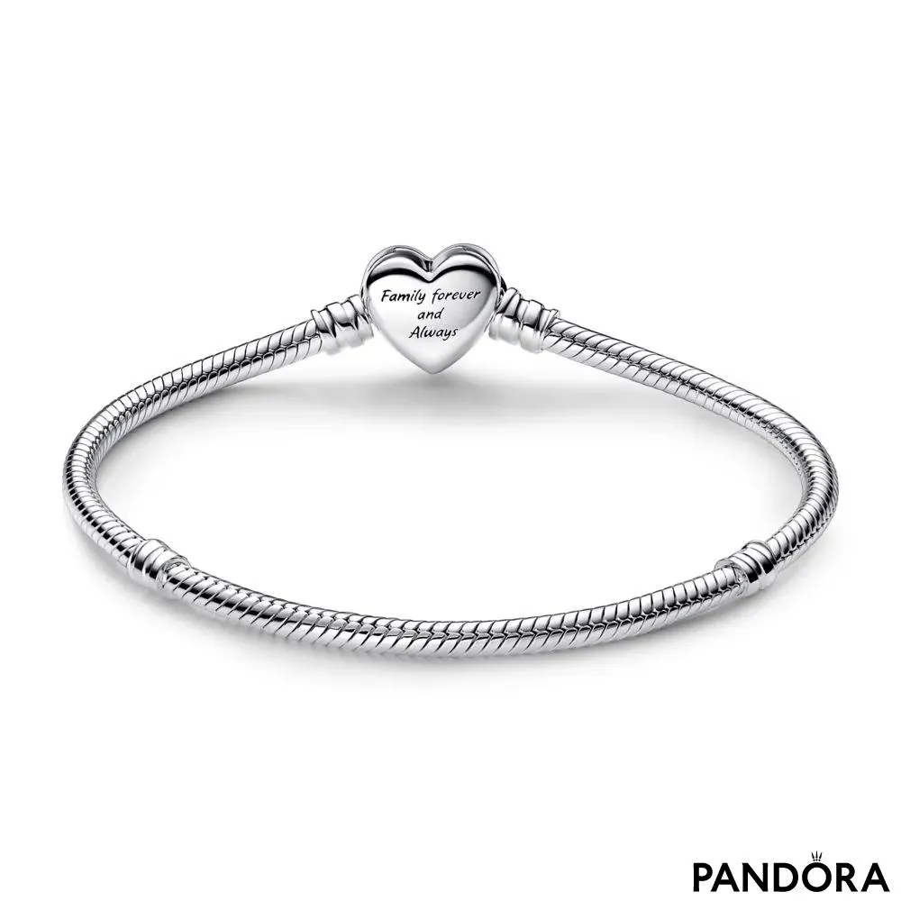 Narukvica Pandora Moments sa „zmijskom“ teksturom lanca i svjetlucavom kopčom u obliku srca sa simbolom za beskonačnost 