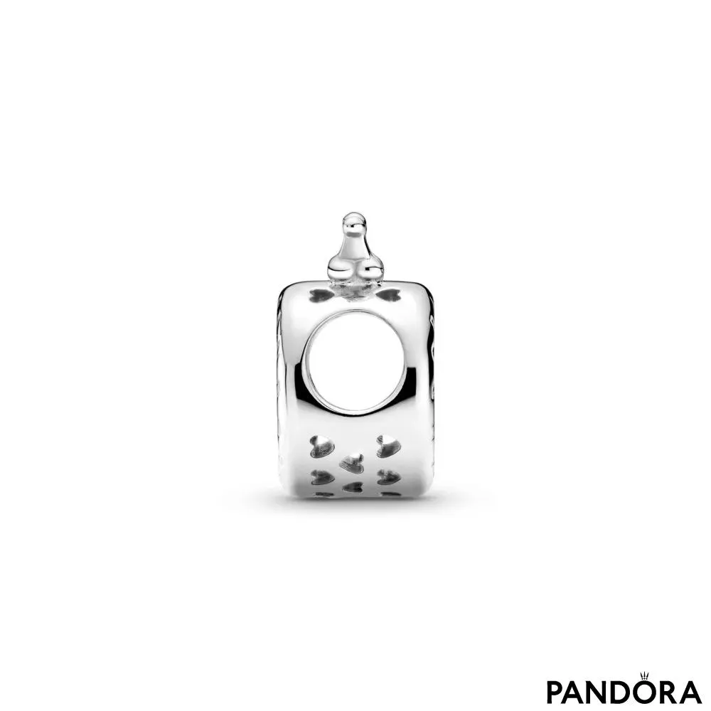 Privjesak s logom Pandora i okrunjenim „O” 