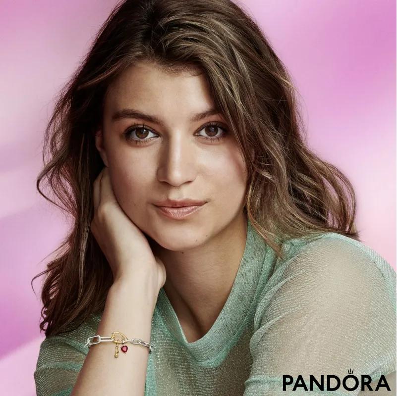 Mini viseći privjesak Pandora ME u romantičnoj roze boji 